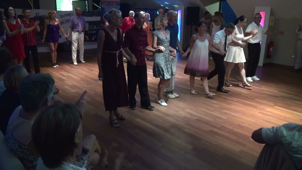 ../Images/BACHATA_28-06-2019-soiree_GALA_2019 (3).jpg